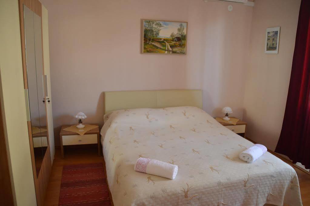 Guest house Family House Nozica